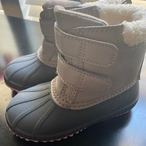 Old Navy Toddler Snow Boots Size 8